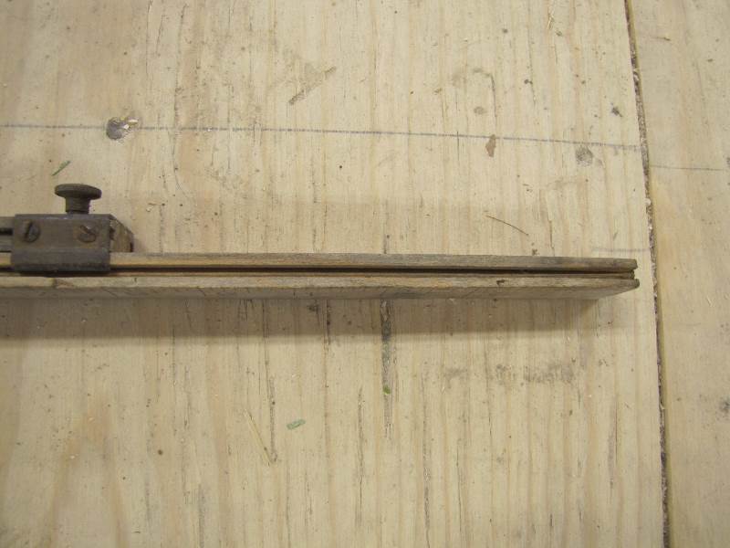 lot 88 image: Vintage Sliding Ruler  Yard Stick