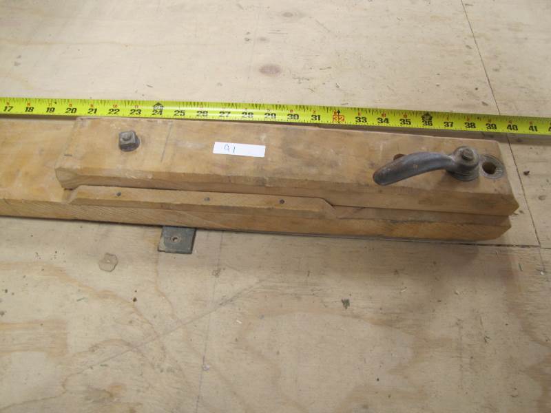 lot 91 image: Circular Saw Sharpener Vice