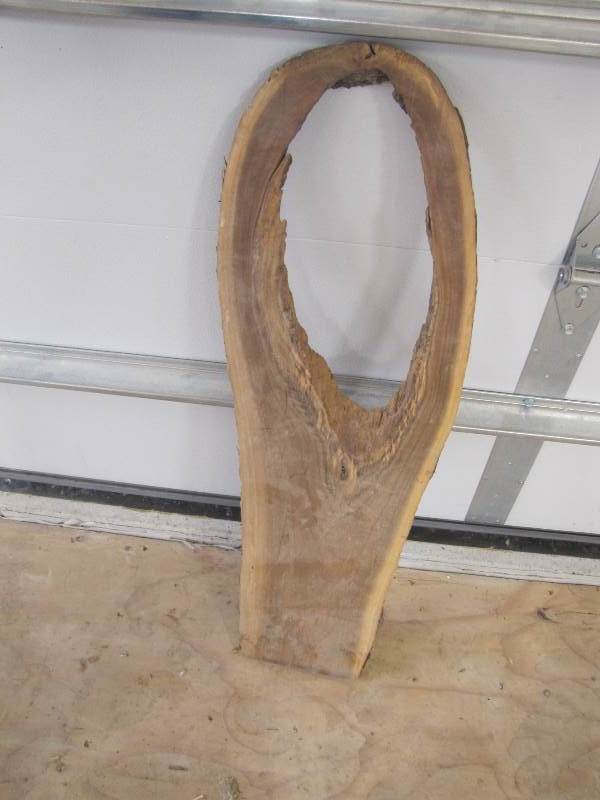 lot 35 image: Wooden Frame