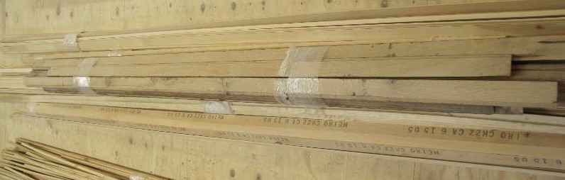 lot 42 image: Lot of Crown & Panel Mouldings