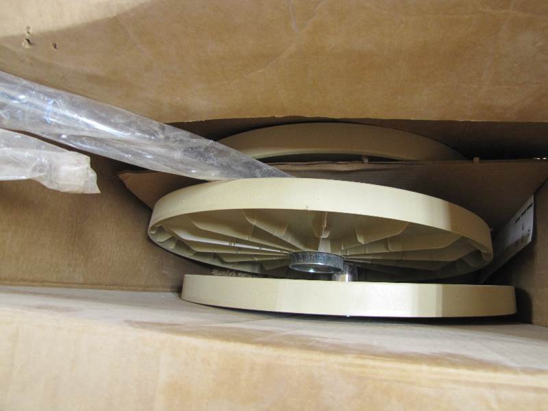 lot 17 image: Lazy Susan