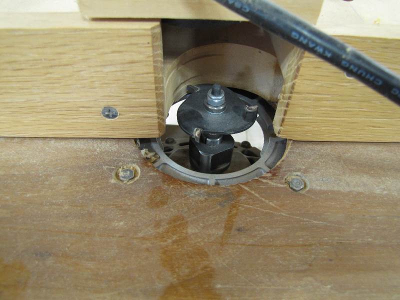 lot 22 image: Router Table w  Makita 3HP Plume Router & Raising Mechanism