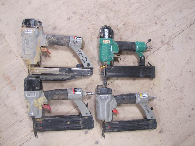 lot 10 image: 4 Air Staplers