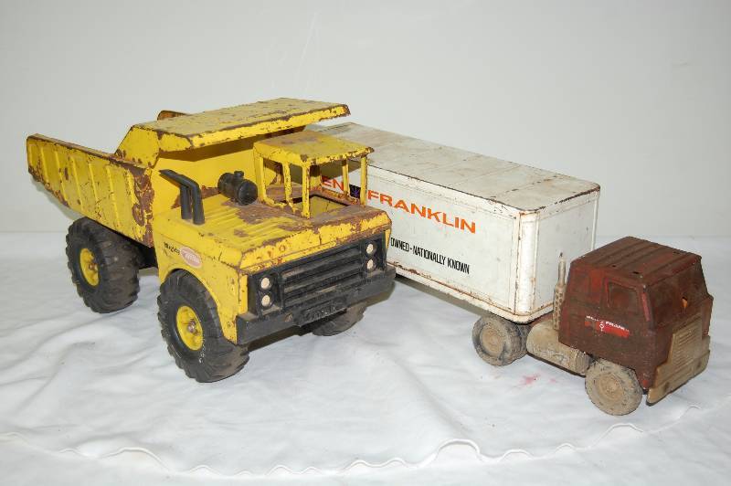 Toy Semi and Dump Truck
