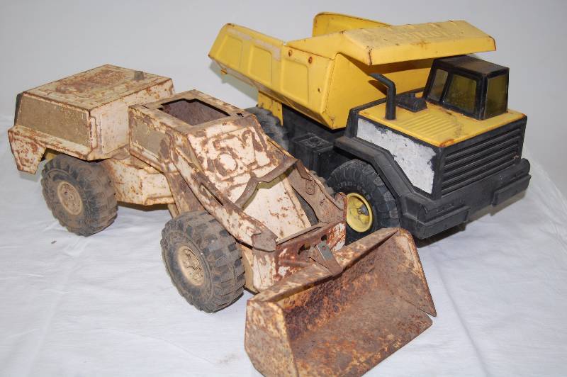 Large Toy Dump Truck and Large Front End Loader