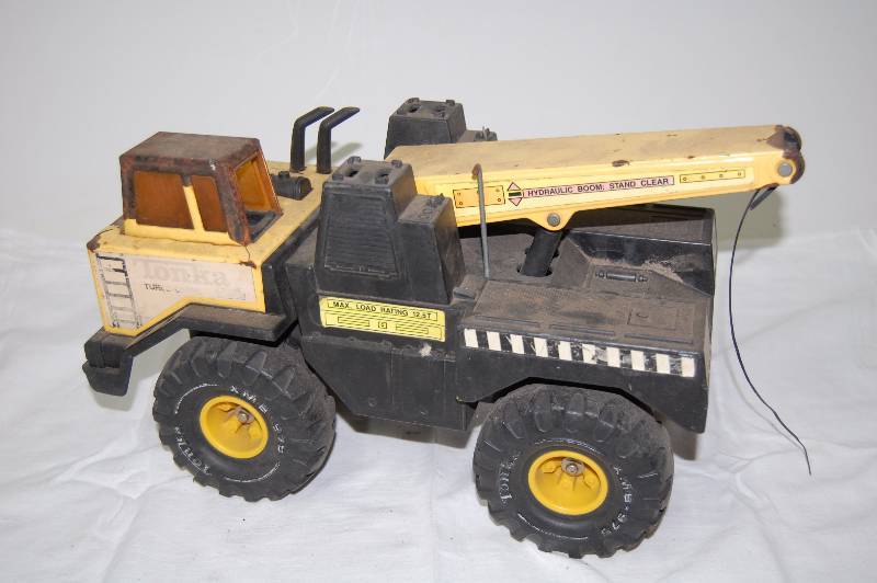 Large Tonka Toy Tow Truck