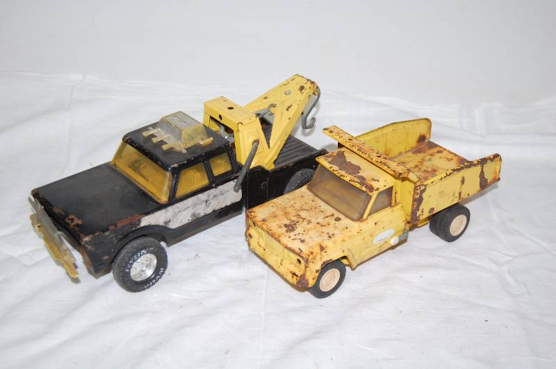 Toy Dump Truck and Tow Truck