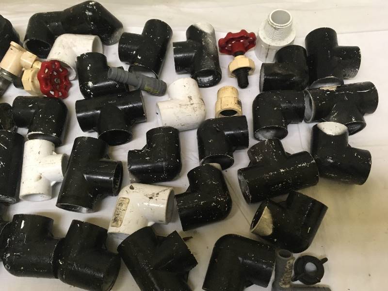 lot 61 image: Lot of Misc Fittings