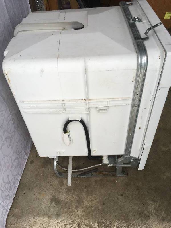 lot 55 image: Frigidaire Dishwasher 2
