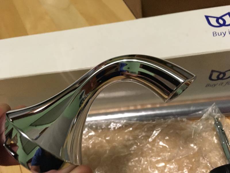 lot 24 image: Building Surplus New Moen 24 Towel Bar