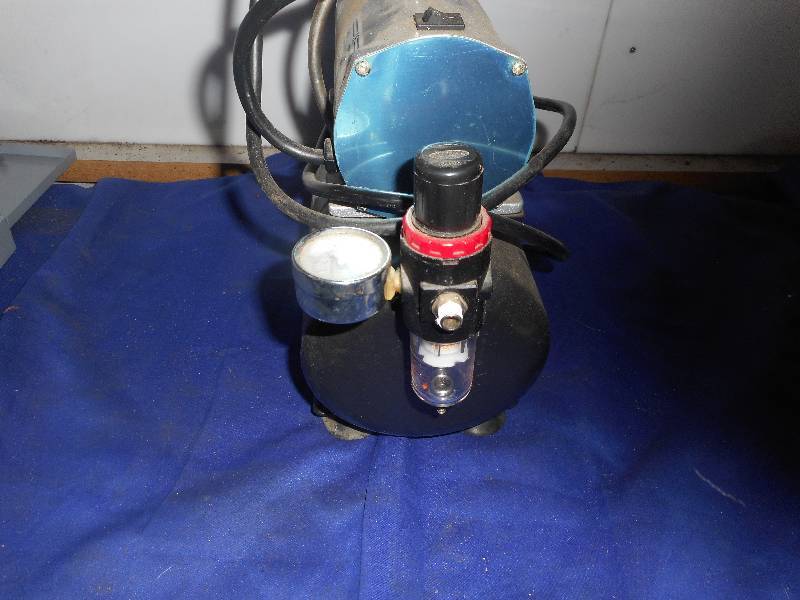 lot 1 image: 15 3.5 LITER AIR COMPRESSER