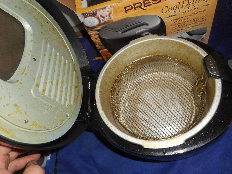 lot 10 image: COOL DADDY DEEP FRYER