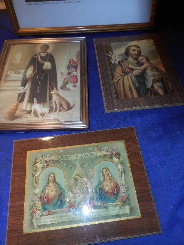 lot 30 image: VINTAGE RELIGOUS PICTURES