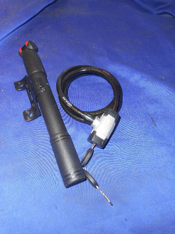 lot 47 image: SCHWIN BIKE LOCK AND BAR