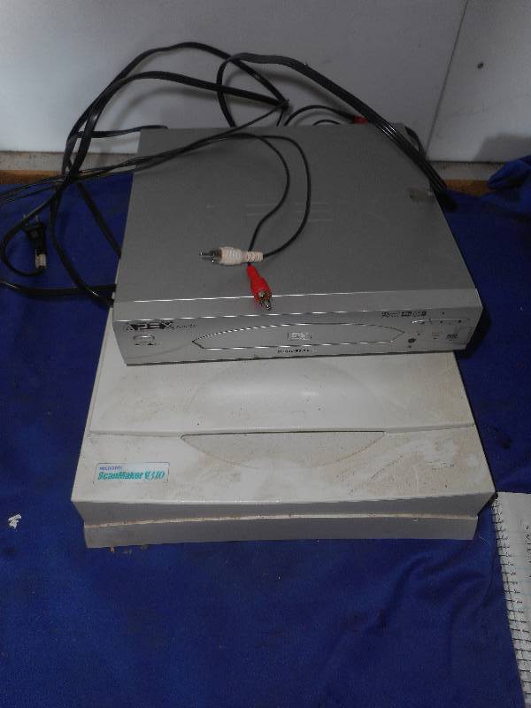 lot 73 image: MICROTEK SCANNER, AND APEX DVD PLAYER