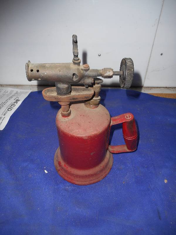 lot 101 image: VINTAGE BRASS BLOW TORCH