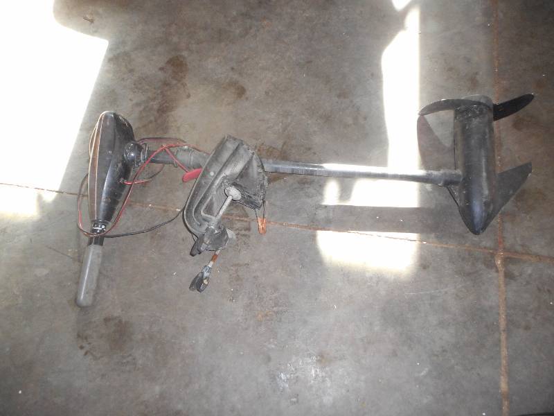 lot 111 image: MINKOTA TROLLING MOTOR