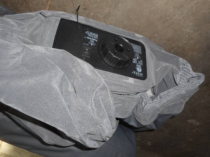 lot 116 image: FULL SIZE AIR MATTRESS