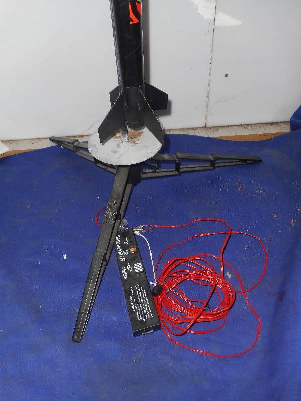 lot 118 image: ROCKET LAUNCHER