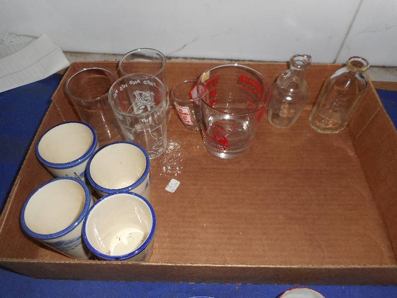 lot 124 image: VINTAGE GLASSWEAR