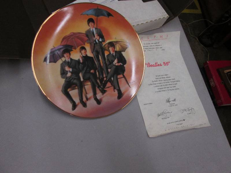 lot 33 image: Delphi The Beatles Collector Plate ...