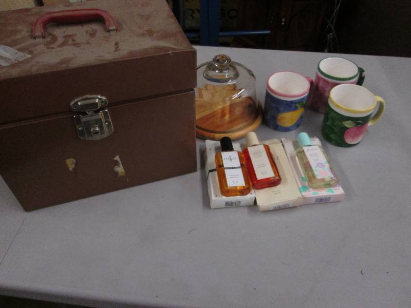 lot 99 image: 3 Mugs, Cheese Dome, Portable File ...