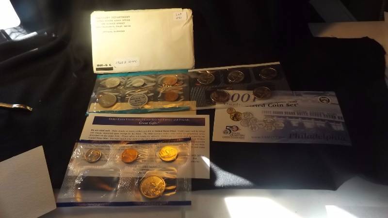 1969-S Uncirculated Silver Proof Set and a  2001 uncirculated P United States Mint Coin Set