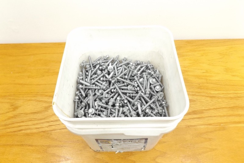 Bucket of 500 14-12 x 3 Galvanized Pole Barn Stitch Screws wRubber Washer