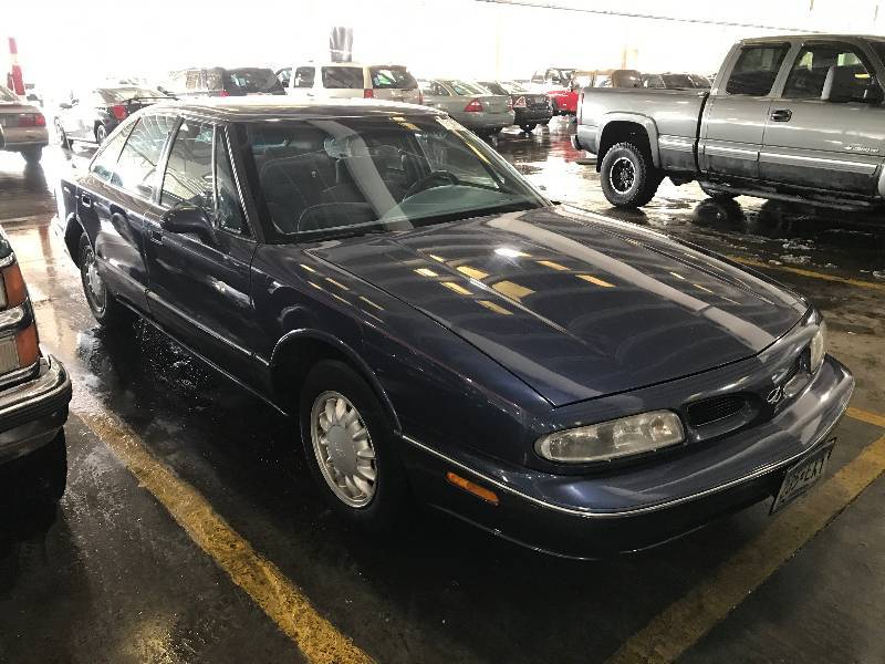 lot 23 image: 1997 Oldsmobile 88