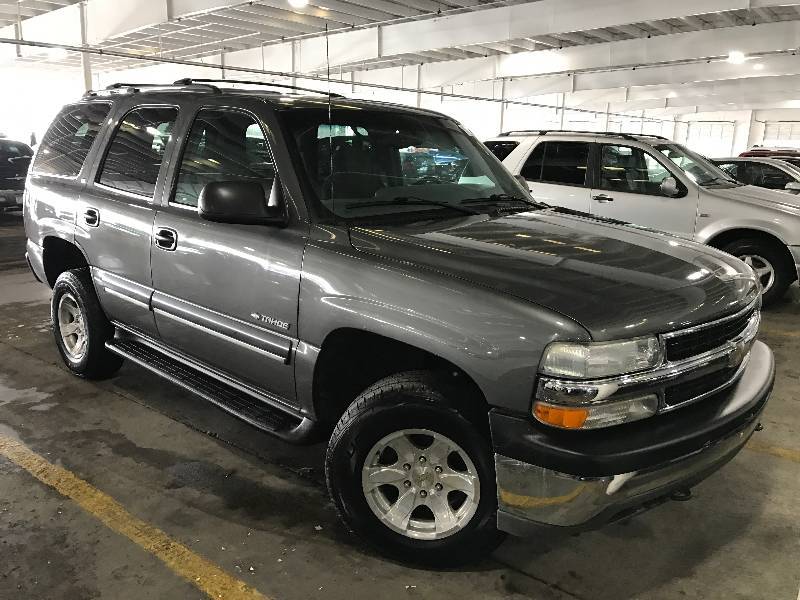 lot 29 image: 2001 Chevrolet Tahoe LS 4x4