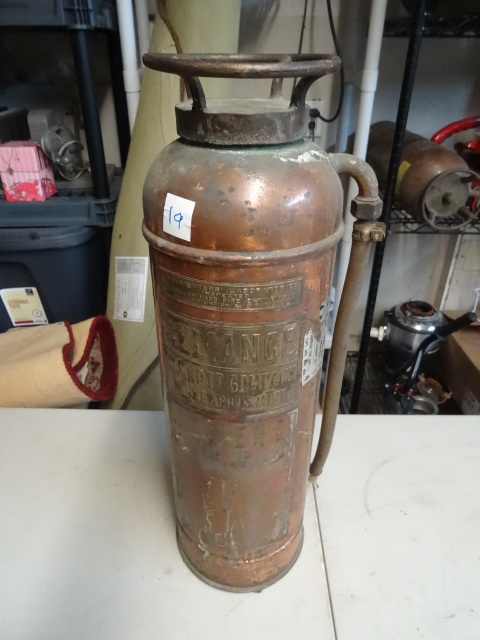 lot 19 image: Vintage Reliance copper fire exting...