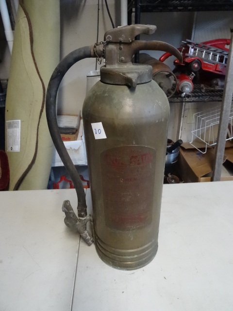 lot 20 image: Vintage General Quick aid fire exti...