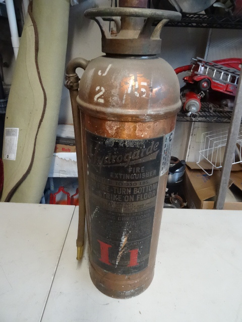 lot 23 image: Vintage Hydrogarde fire extinguishe...