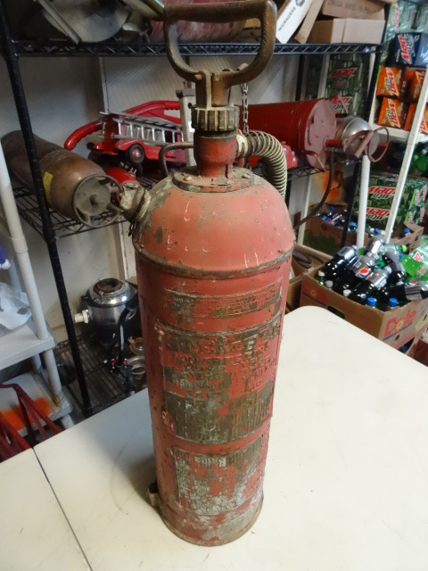 lot 25 image: Vintage Stemple fire extinguisher...