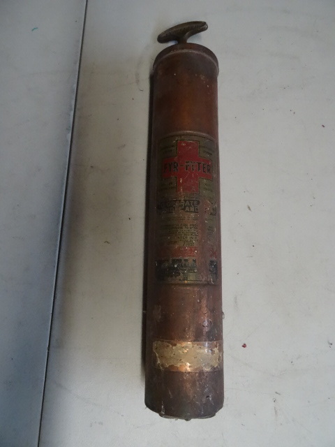 lot 30 image: Vinatge mini Fyr Fyter fire extingu...