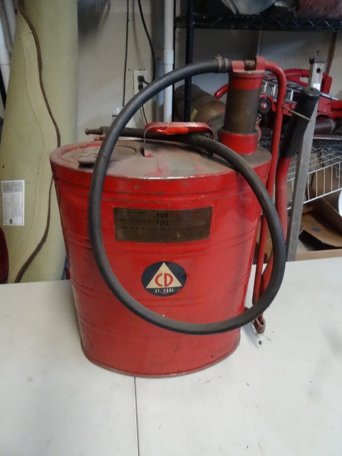 lot 33 image: Vintage fire pump No 150-s by Parco...