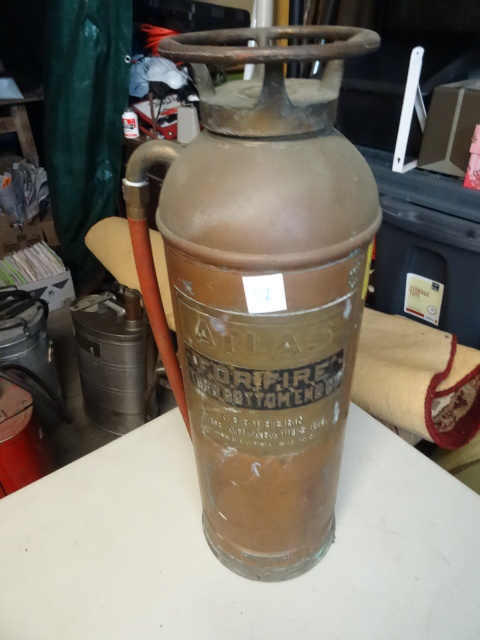 lot 52 image: Vintage Atlas copper fire extinguisher. Northern Fire Apparatus co. Mpls MN