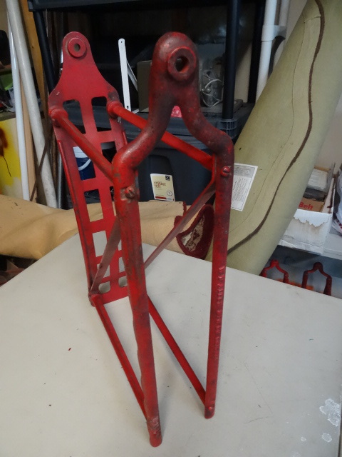lot 63 image: Vintage wall mount fire hose holder