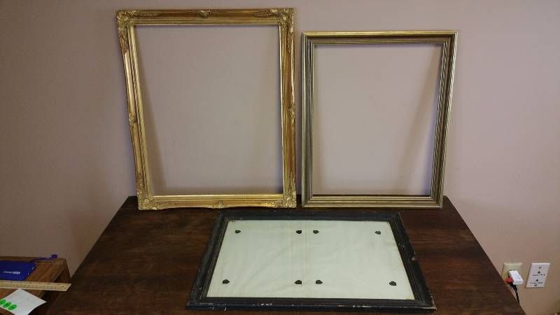 lot 131 image: Vintage Picture Frames