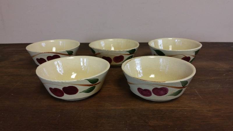lot 134 image: Watt Ware Bowls