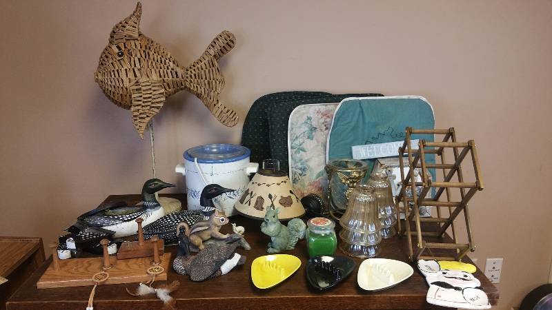 lot 153 image: Home Decor