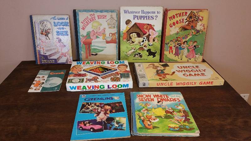 lot 192 image: Vintage Childrens Book, Gremlins, Snow White, Orange Crush