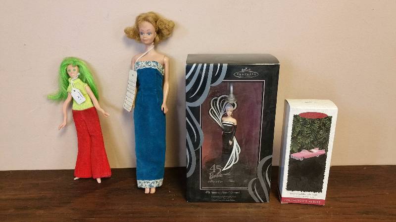 lot 198 image: Vintage Barbie Midge Doll
