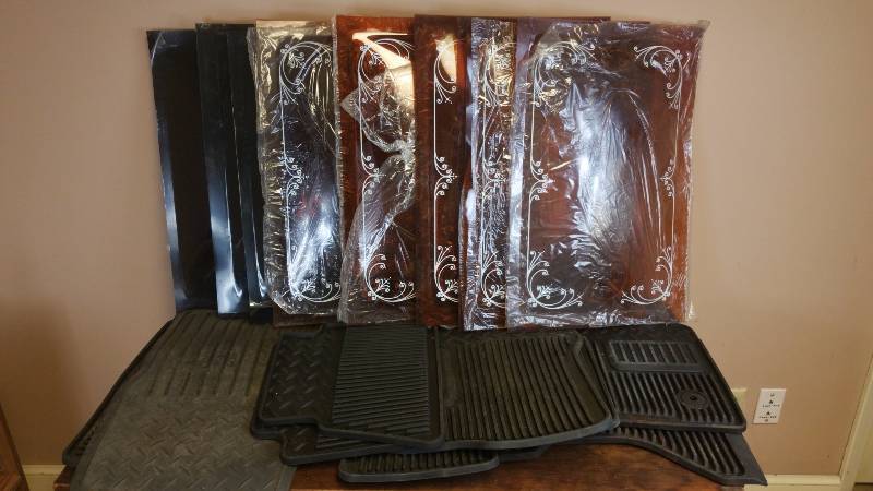 lot 234 image: Truck Topper windows & Rubber Mats