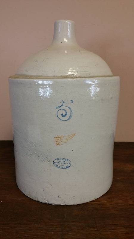 lot 5 image: 5 Gallon Red Wing Should Jug