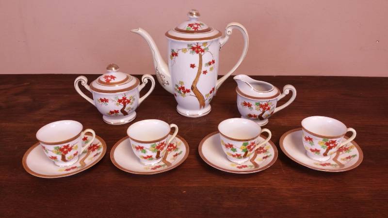 lot 24 image: Very Nice Occupied Japan Tea Set