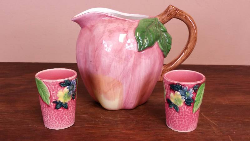 lot 27 image: Lemonade Set - Hand Painted Japan