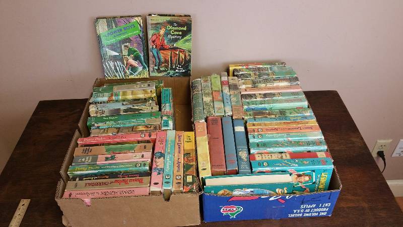 lot 41 image: Approx 50 Vintage Childrens Books