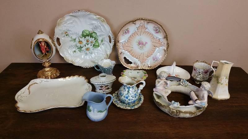 lot 44 image: Porcelain and Misc