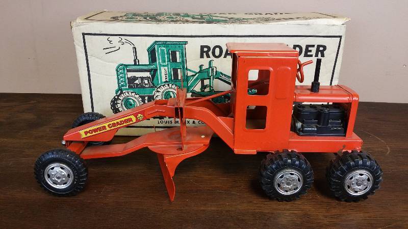 lot 49 image: 1960s Marx Road Grader MINT in BOX